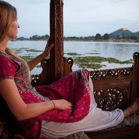 Srīnagar Heritage Amina Group Of Houseboats酒店 外观 照片