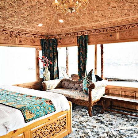 Srīnagar Heritage Amina Group Of Houseboats酒店 外观 照片