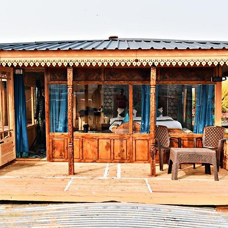 Srīnagar Heritage Amina Group Of Houseboats酒店 外观 照片