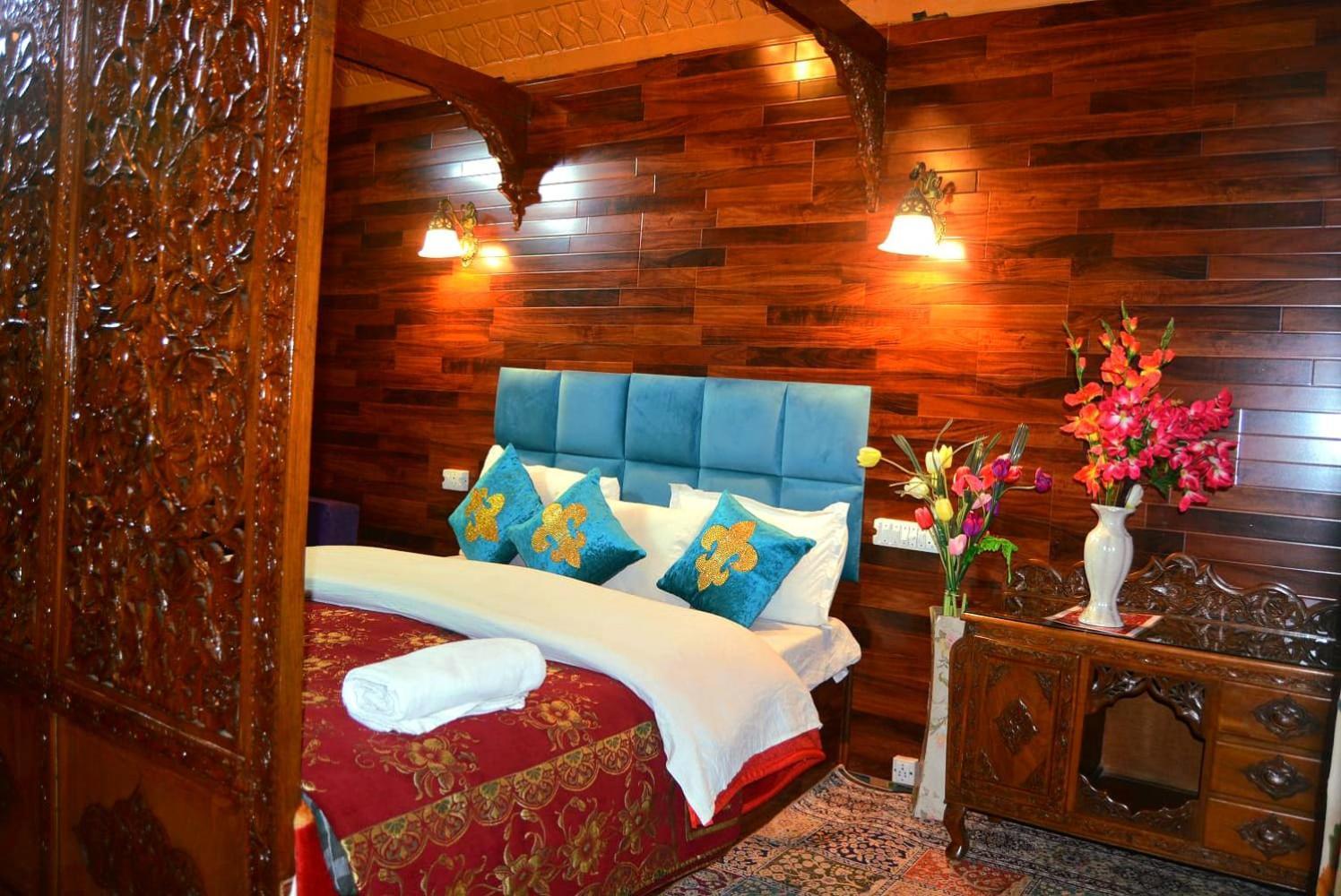 Srīnagar Heritage Amina Group Of Houseboats酒店 外观 照片