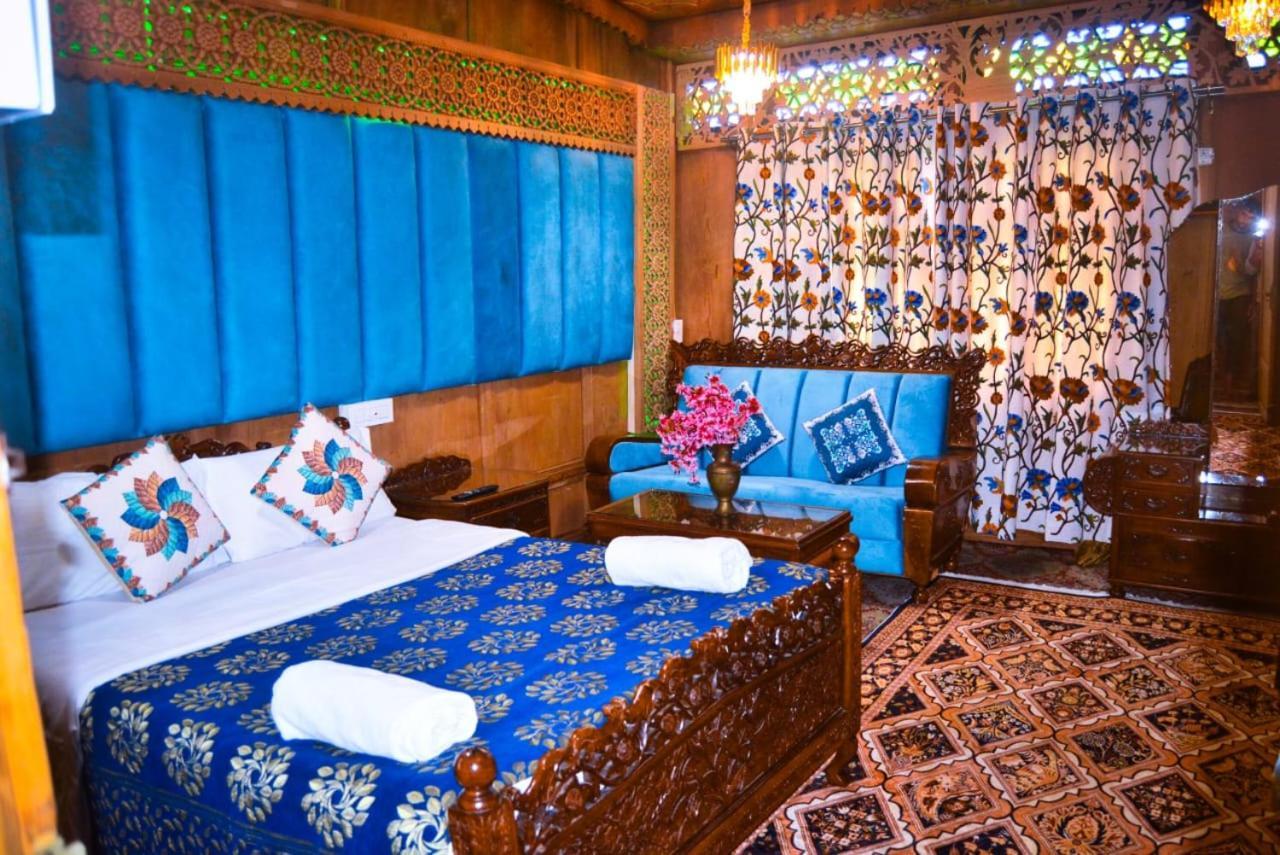 Srīnagar Heritage Amina Group Of Houseboats酒店 外观 照片