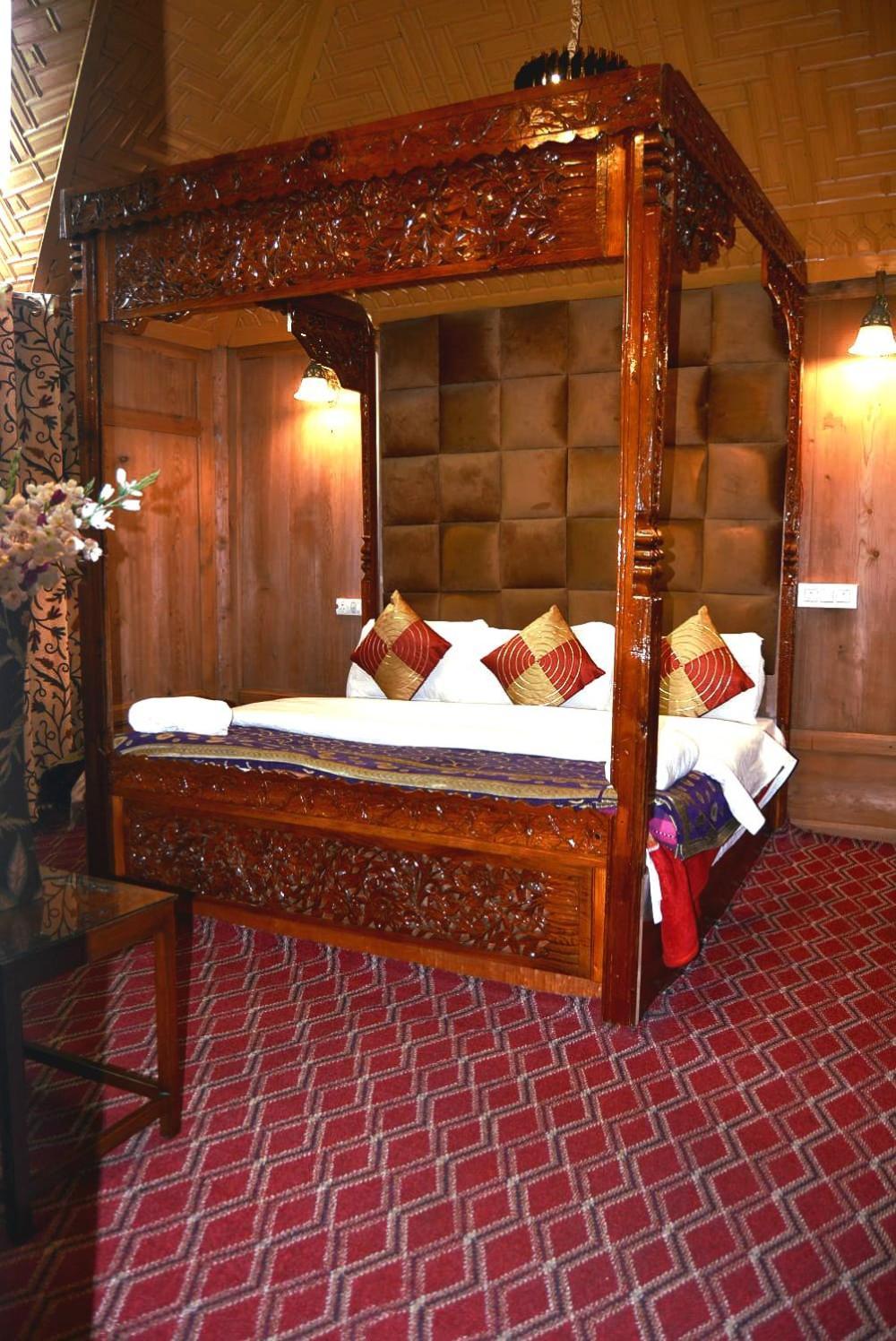 Srīnagar Heritage Amina Group Of Houseboats酒店 外观 照片