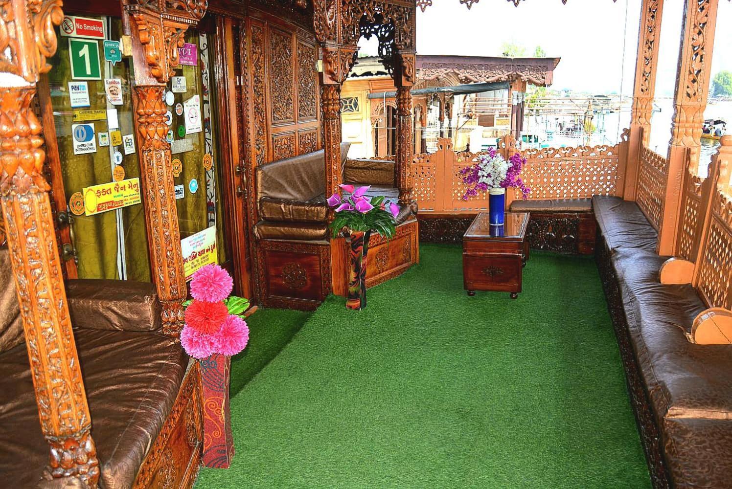 Srīnagar Heritage Amina Group Of Houseboats酒店 外观 照片