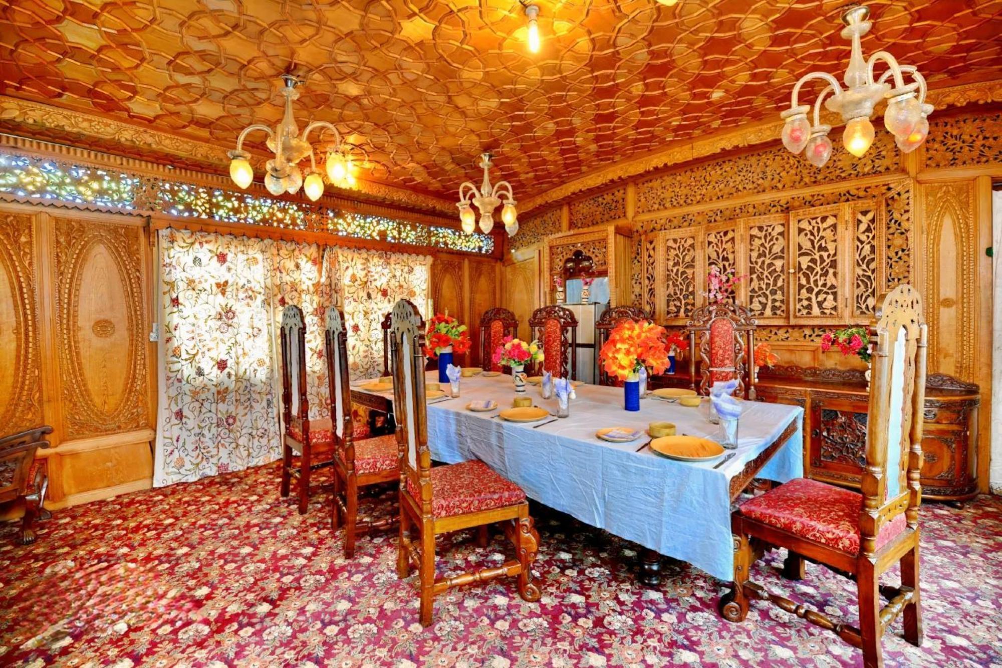 Srīnagar Heritage Amina Group Of Houseboats酒店 外观 照片