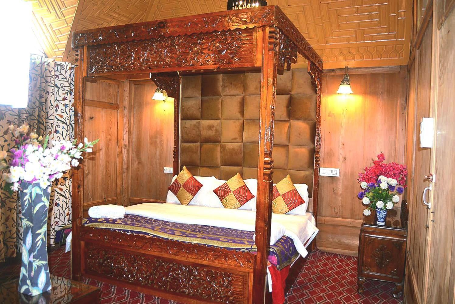 Srīnagar Heritage Amina Group Of Houseboats酒店 外观 照片