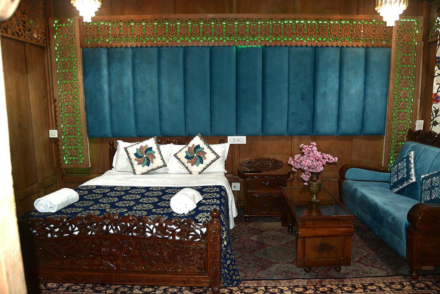 Srīnagar Heritage Amina Group Of Houseboats酒店 外观 照片