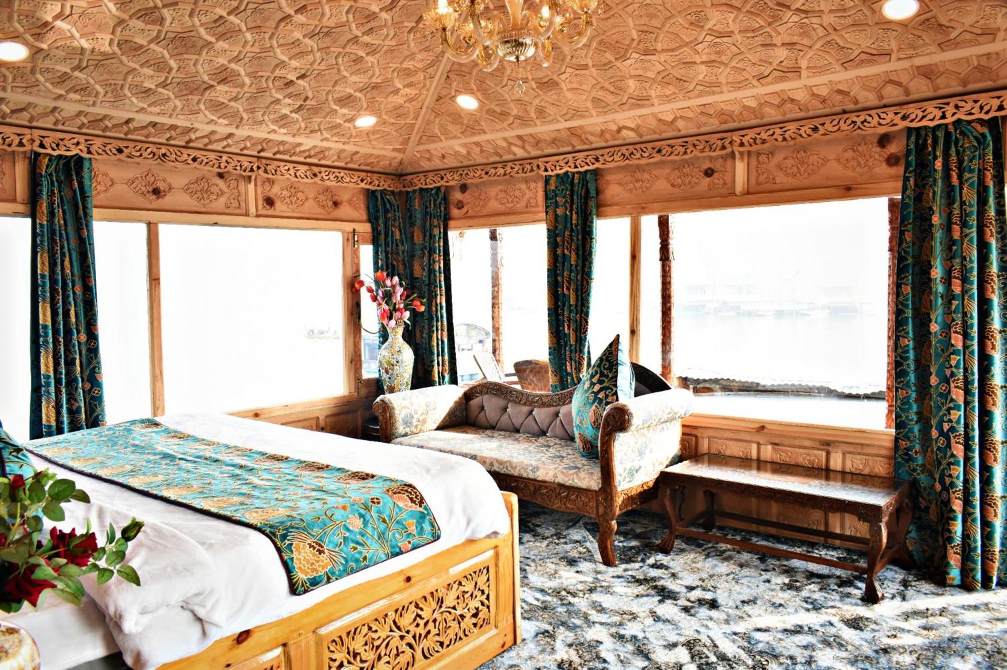 Srīnagar Heritage Amina Group Of Houseboats酒店 外观 照片